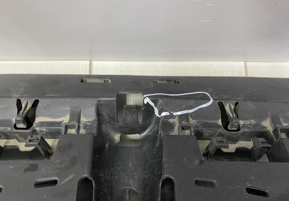 Кронштейн заднего бампера центральный BMW X7 G07 OEM 51127420658 Кронштейн заднего бампера центральный BMW X7 G07 OEM 51127420658