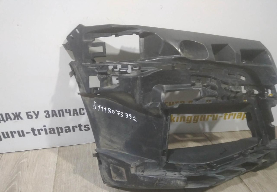 Кронштейн противотуманной фары правый бу BMW 7 G11 M-Pack рестайлинг OEM 51118073992