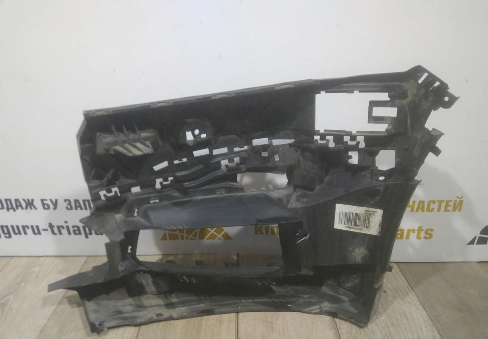 Кронштейн противотуманной фары правый бу BMW 7 G11 M-Pack рестайлинг OEM 51118073992