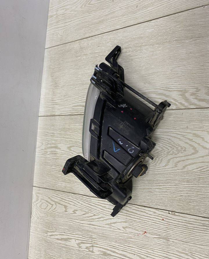Противотуманная фара левая Hyundai Tucson 3 дорестайлинг 2015-2018 oem 92201D7000 Противотуманная фара левая Hyundai Tucson 3 дорестайлинг 2015-2018 oem 92201D7000