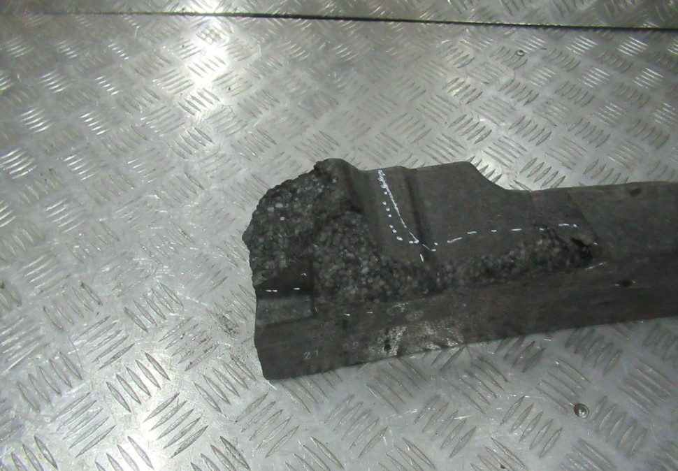 Абсорбер переднего бампера  Hyundai Tucson 3 рест  oem 86520d7500 (слом.часть) (скл-3)