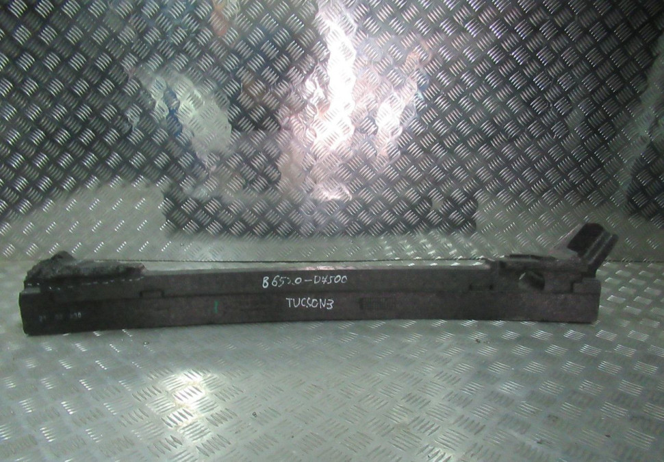 Абсорбер переднего бампера  Hyundai Tucson 3 рест  oem 86520d7500 (слом.часть) (скл-3)