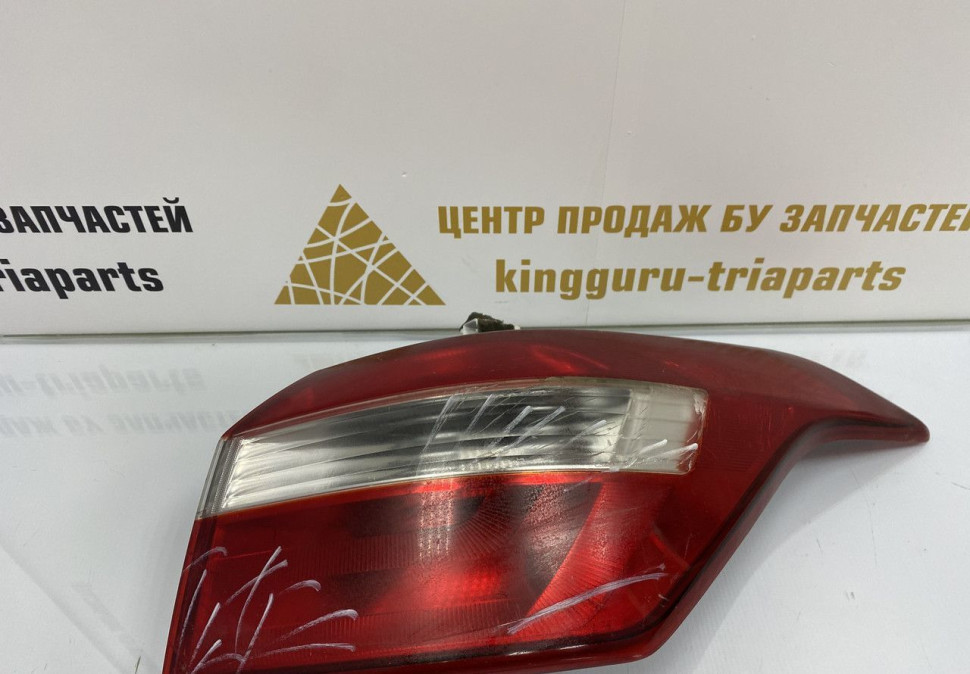 Фонарь правый внешний Hyundai Creta 2016 oem 92402M0000