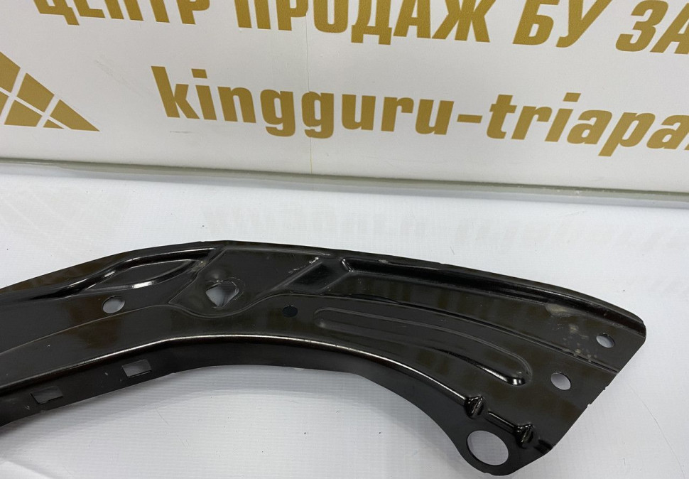 Кронштейн передней панели левый Skoda Rapid OEM 5JA805931B