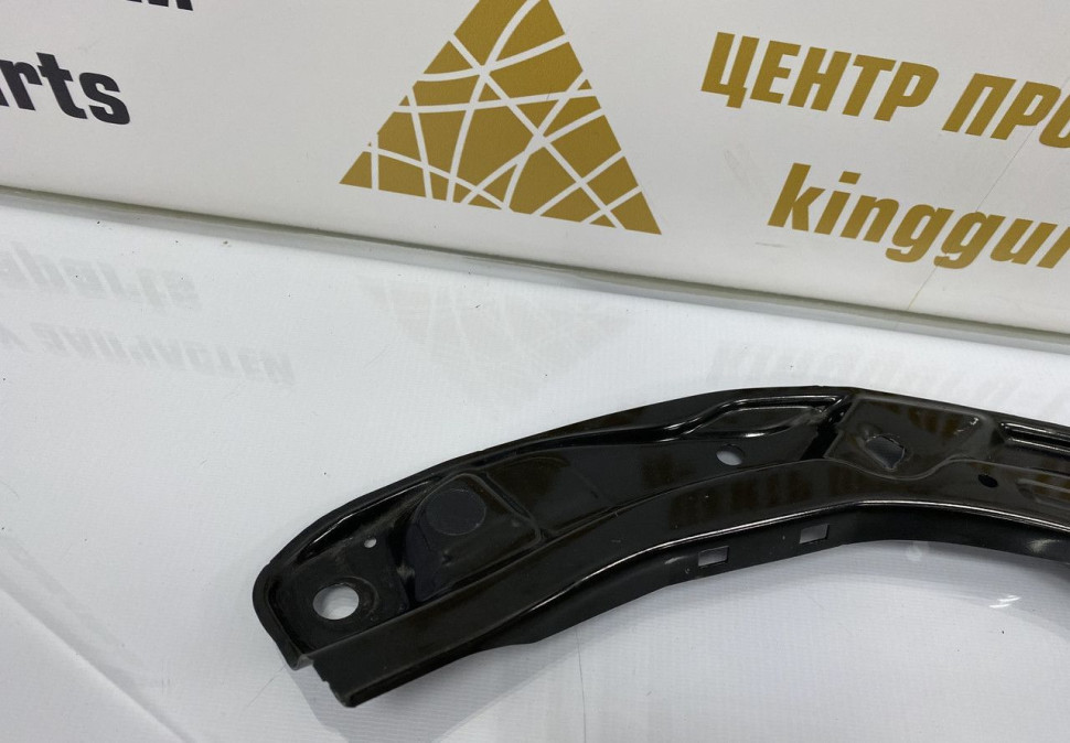 Кронштейн передней панели левый Skoda Rapid OEM 5JA805931B