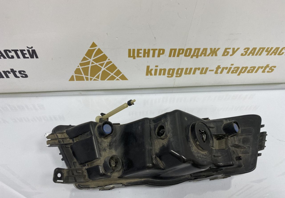 Фара противотуманная правая Skoda Octavia A7 OEM 5E0941700D