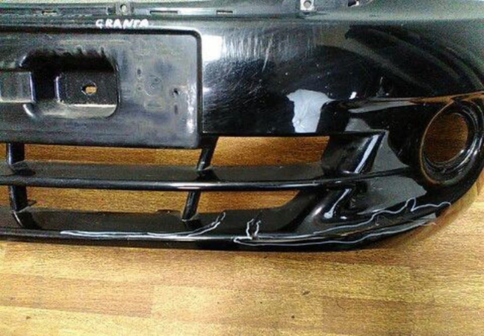 Бампер передний Lada Granta трещины oem 2190280301510 (скл-3)
