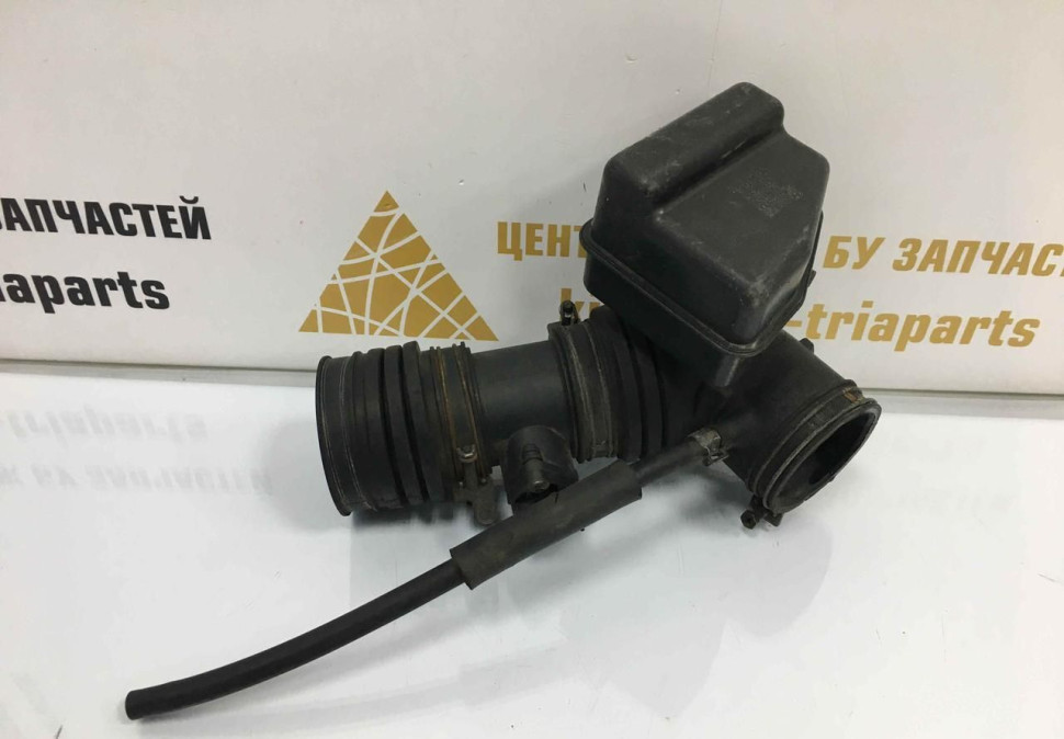 Патрубок воздушного фильтра Hyundai Santa Fe 2 2005 OEM 2819126000