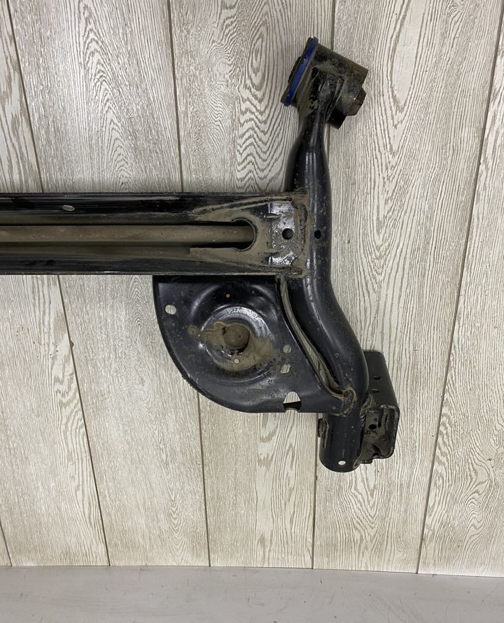 Балка задняя Renault Logan OEM 555012603R