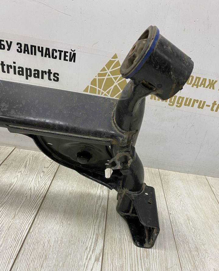 Балка задняя Renault Logan OEM 555012603R