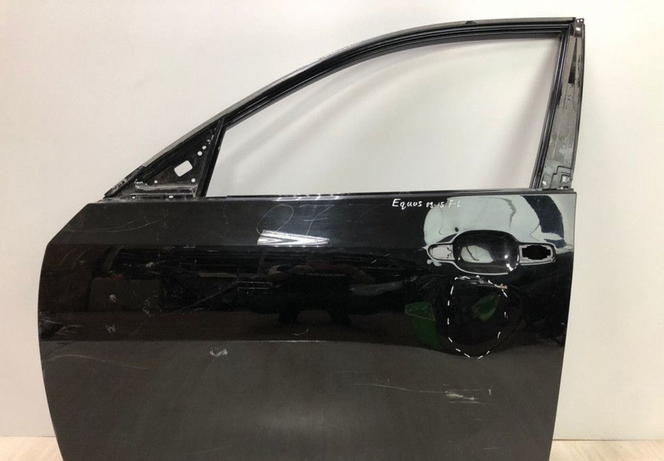 Дверь передняя левая Hyundai Equus (09-16) oem 760033N000 (вмятина)