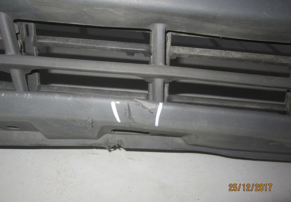 Решетка переднего бампера Fiat Ducato (14>) вмят., царапины oem 1315077070 (скл-3)