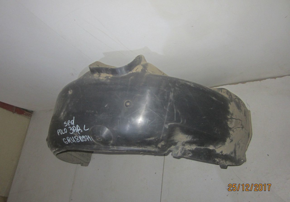 Подкрылок задний левый Volkswagen Polo седан oem 6ru810971a (скл-3)