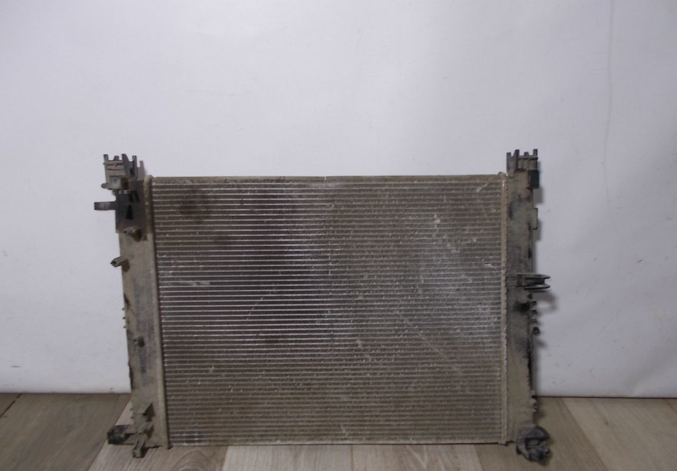 Радиатор охлаждения бу Renault Logan 2 OEM 214104684R