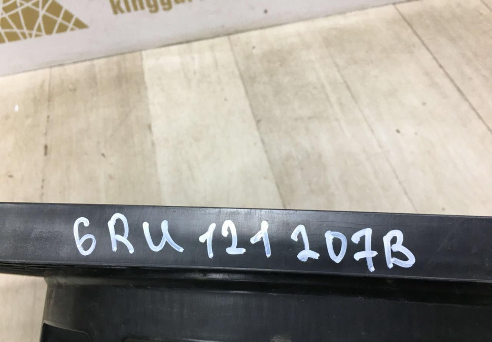 Диффузор вентилятора  Skoda Rapid 1.4 OEM 6RU121207B