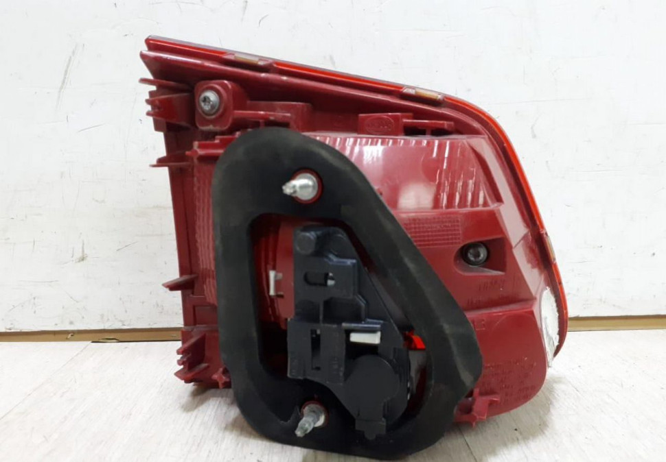 Фонарь правый внутренний  Volkswagen Tiguan 1 oem 5n0945094