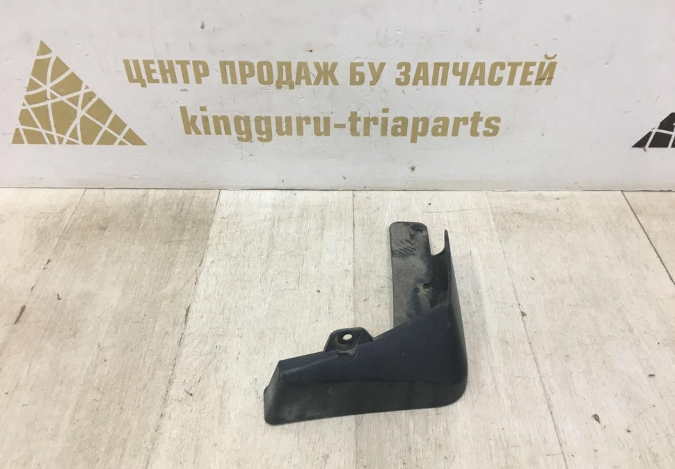 Брызговик задний  правый Nissan X-Trail T32 Рестайлинг  oem 78812hz30a