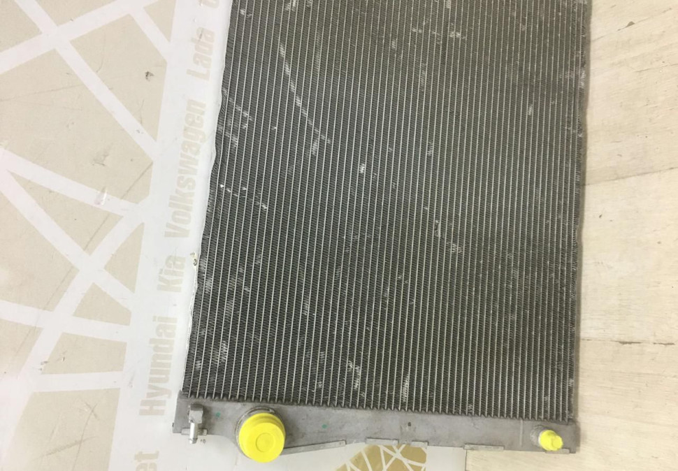 Радиатор охлаждения BMW X5 F15 OEM 17118654431 Радиатор охлаждения BMW X5 F15 OEM 17118654431