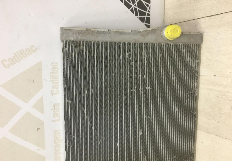 Радиатор охлаждения BMW X5 F15 OEM 17118654431 Радиатор охлаждения BMW X5 F15 OEM 17118654431