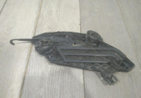 Площадка под фару левая бу Skoda Octavia A5 OEM 1Z0941613