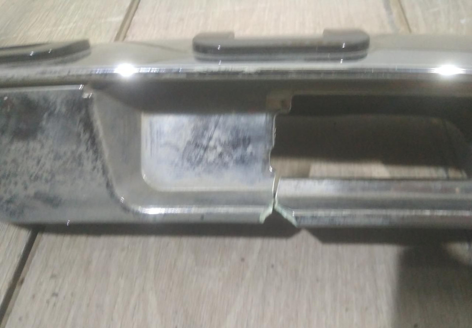 Накладка крышки багажника бу Renault Duster OEM 848100656R