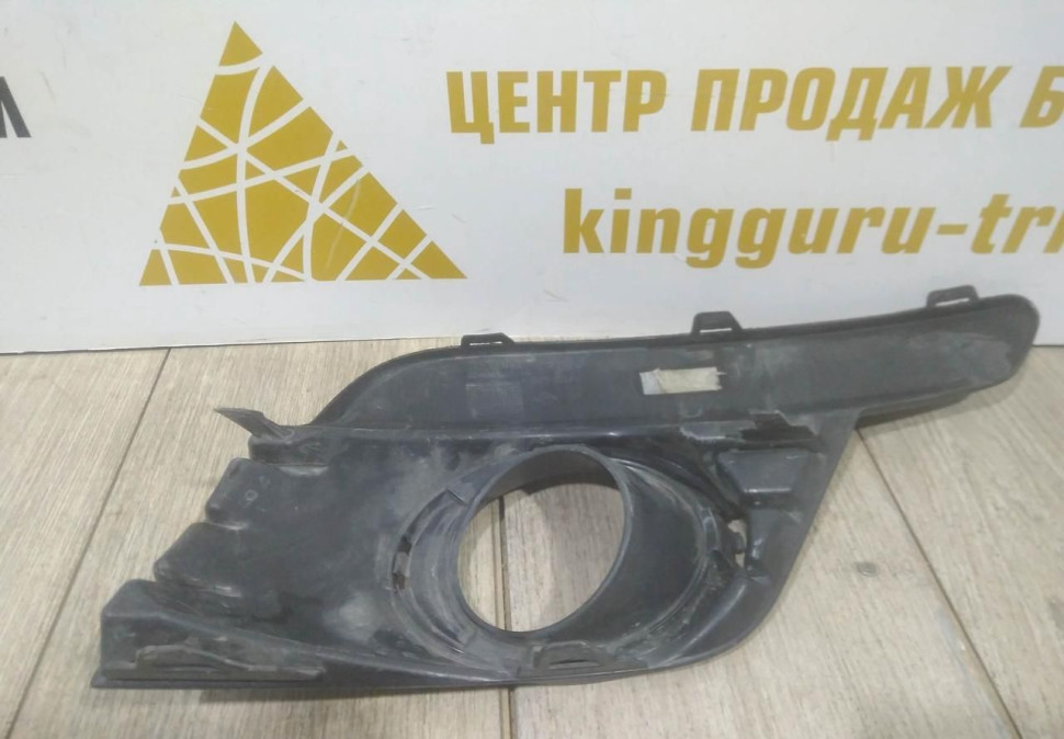 Решетка противотуманной фары левая бу Renault Logan 2 рестайлингт OEM 261A37637R Решетка противотуманной фары левая бу Renault Logan 2 рестайлингт OEM 261A37637R