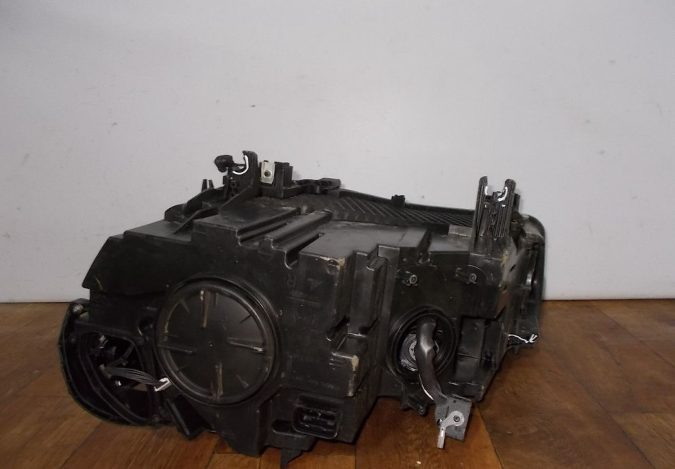 Фара ЛЭД LED правая бу BMW X5 F15 OEM 7442648 Фара ЛЭД LED правая бу BMW X5 F15 OEM 7442648