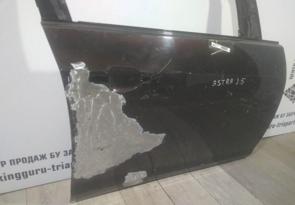 Дверь передняя правая бу Opel Astra J5 OEM 13285607
