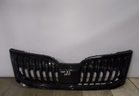 Решетка радиатора бу Skoda Octavia A7 рестайлинг OEM 5E0853653C