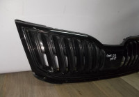 Решетка радиатора бу Skoda Octavia A7 рестайлинг OEM 5E0853653C