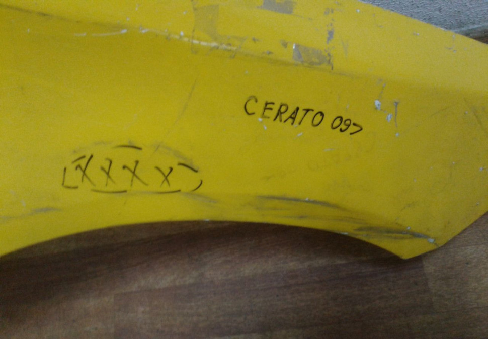 Крыло переднее правое Kia Cerato 2 oem 663211M040 (вмятины) Крыло переднее правое Kia Cerato 2 oem 663211M040 (вмятины)