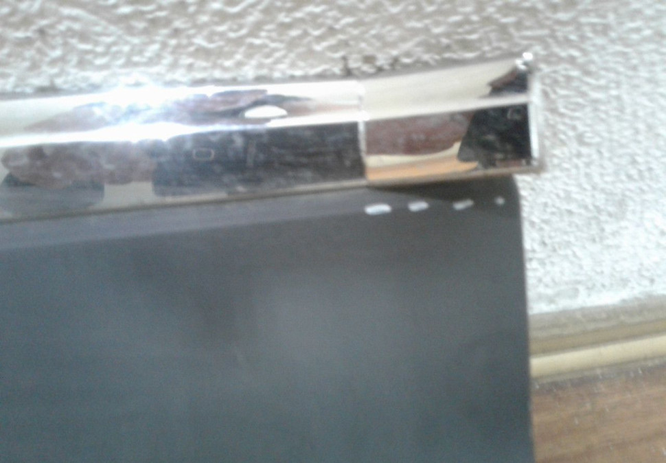 Молдинг двери задний правый Volkswagen Tiguan 2 oem 5na854950 (трещина) Молдинг двери задний правый Volkswagen Tiguan 2 oem 5na854950 (трещина)