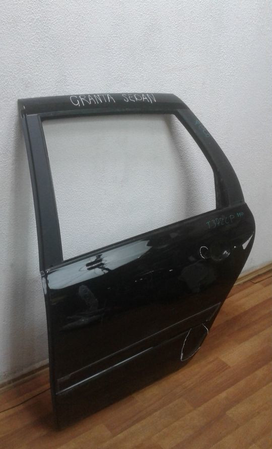 Дверь задняя левая Lada Granta седан oem 11186200015 (вмятина) (скл-3)