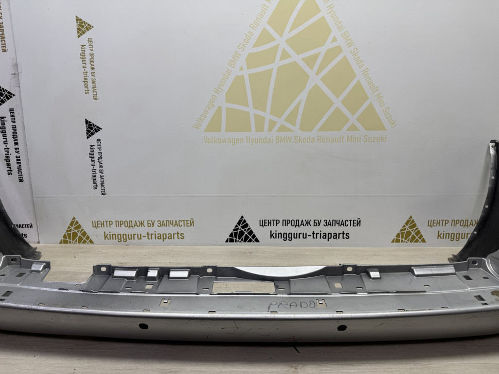 Бампер задний Toyota Land Cruiser 200 oem 5215960260 Бампер задний Toyota Land Cruiser 200 oem 5215960260