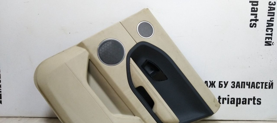 Обшивка двери задний правый Land Rover Evoge   oem LR028135 (скл-3)