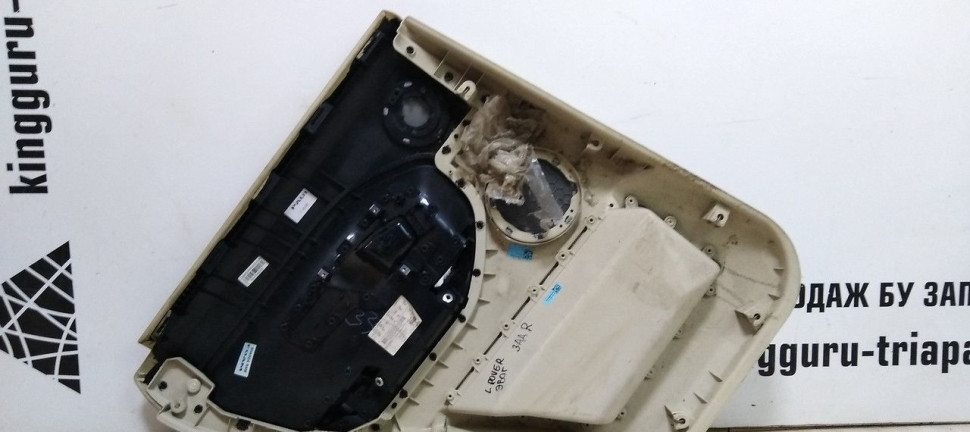 Обшивка двери задний правый Land Rover Evoge   oem LR028135 (скл-3)