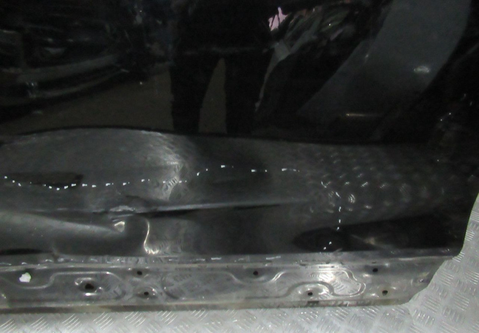 Дверь передняя левая Volkswagen Tiguan 2  oem 5NA831311e (вмятины) (скл-3)