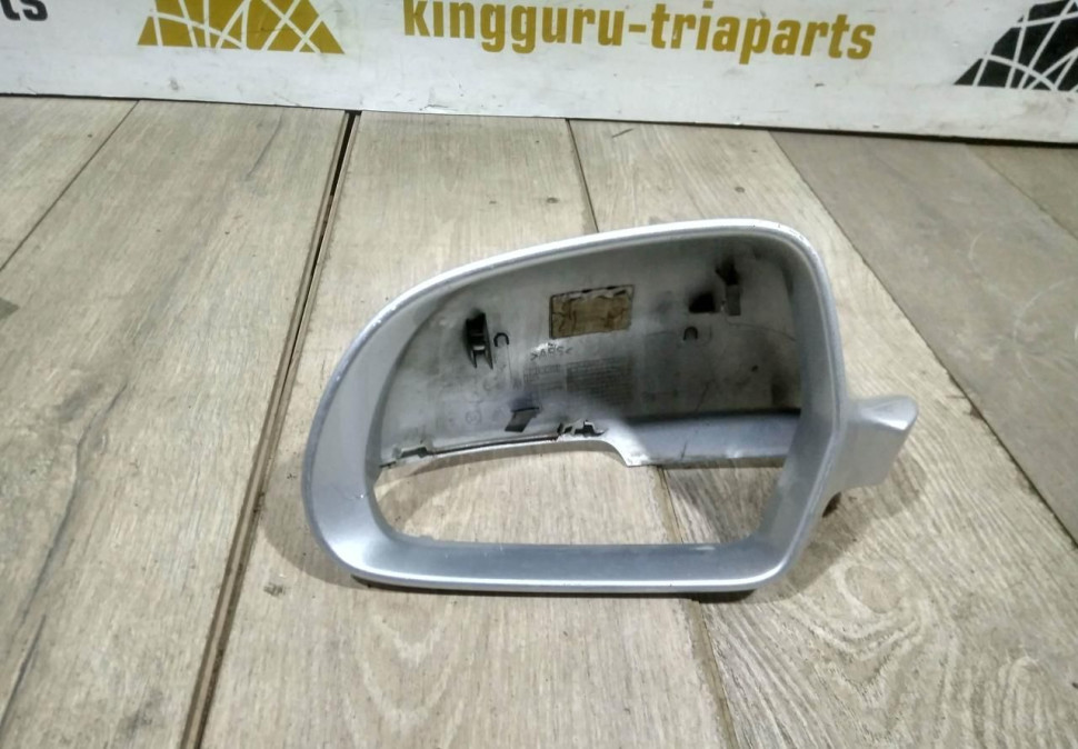 Крышка корпуса зеркала левая бу Skoda Superb OEM 3T0857537