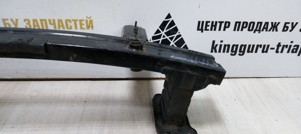 Усилитель переднего бампера Hyundai i40 oem 865303Z000