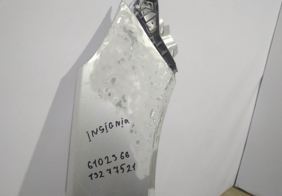 Крыло переднее правое бу Opel Insignia OEM 13277521, 6102366