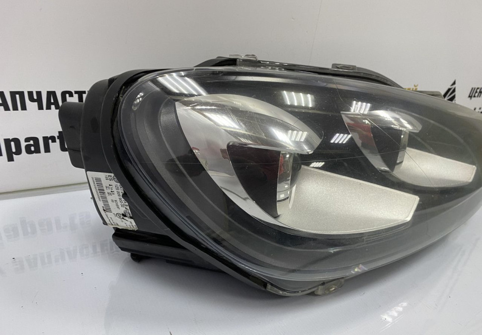 Фара правая ксенон Volkswagen Golf 6 2009 OEM  5K1941754B