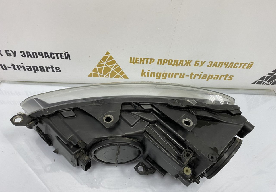 Фара правая ксенон Volkswagen Golf 6 2009 OEM  5K1941754B