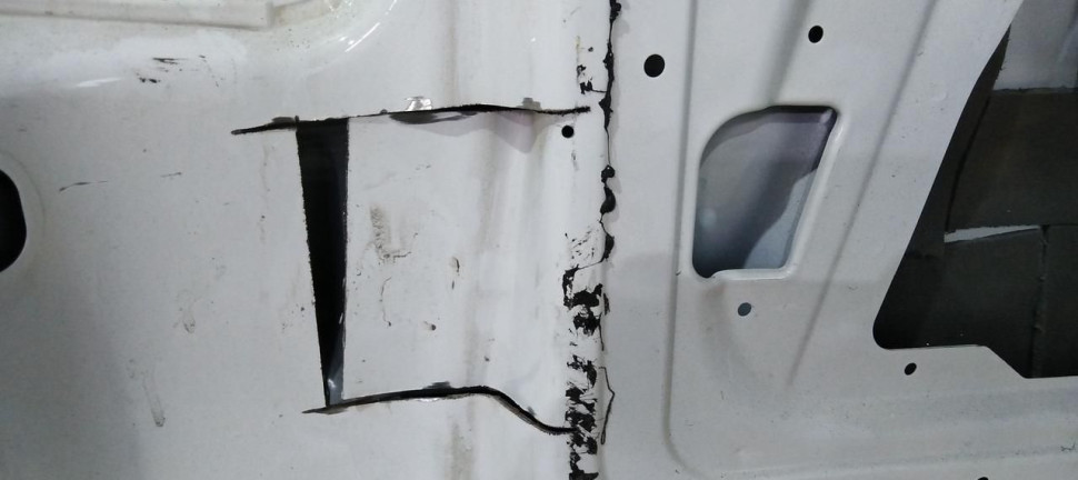Дверь багажника правая Volkswagen Transporter T5 03-15 oem 7H0827092AP Дверь багажника правая Volkswagen Transporter T5 03-15 oem 7H0827092AP