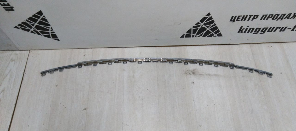 Молдинг заднего бампера средний Volkswagen Tiguan 2 oem 5NA853835A