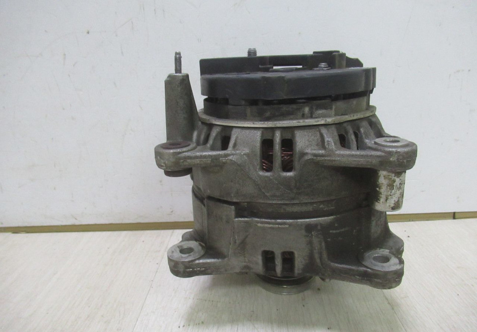 Генератор Volkswagen Jetta / Tiguan / Golf /Touran oem 03c903023a