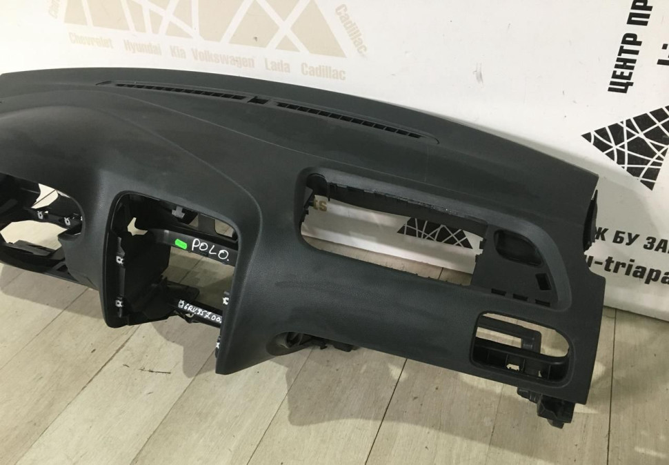 Торпедо Volkswagen Polo 5 2009-2020 oem 6RU857003 Торпедо Volkswagen Polo 5 2009-2020 oem 6RU857003