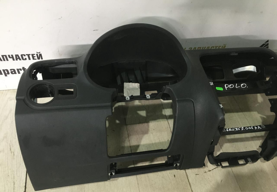 Торпедо Volkswagen Polo 5 2009-2020 oem 6RU857003 Торпедо Volkswagen Polo 5 2009-2020 oem 6RU857003