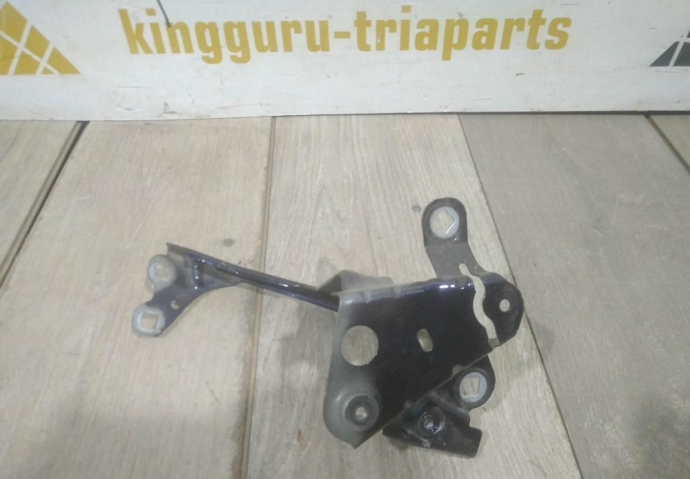 Кронштейн переднего правого крыла бу BMW 5 G30 OEM 41007440424, 7349618 Кронштейн переднего правого крыла бу BMW 5 G30 OEM 41007440424, 7349618