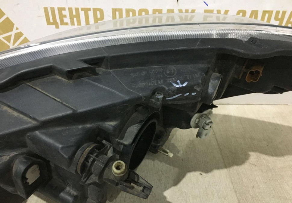 Фара правая Renault Dokker OEM 260102414R Фара правая Renault Dokker OEM 260102414R