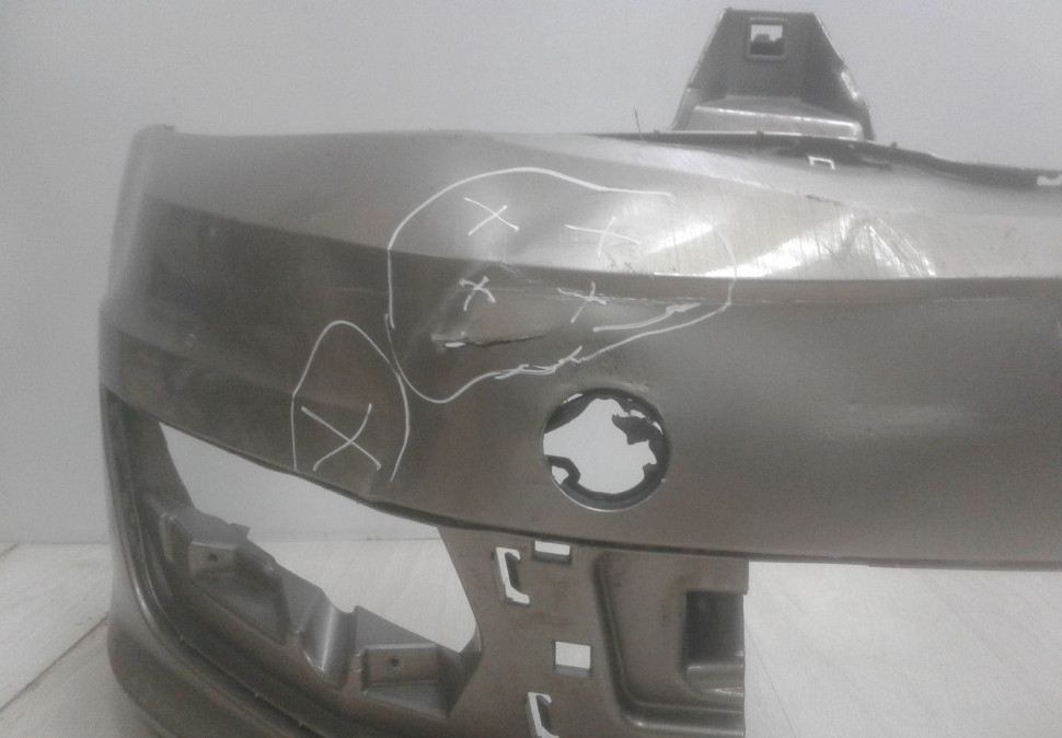 Бампер передний Volkswagen Polo седан рест oem 6RU807221A (вмятина)